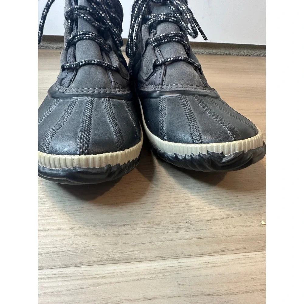 Sorel Out N About Plus Quilted Waterproof Duck Boots Grey Black Women 7.5